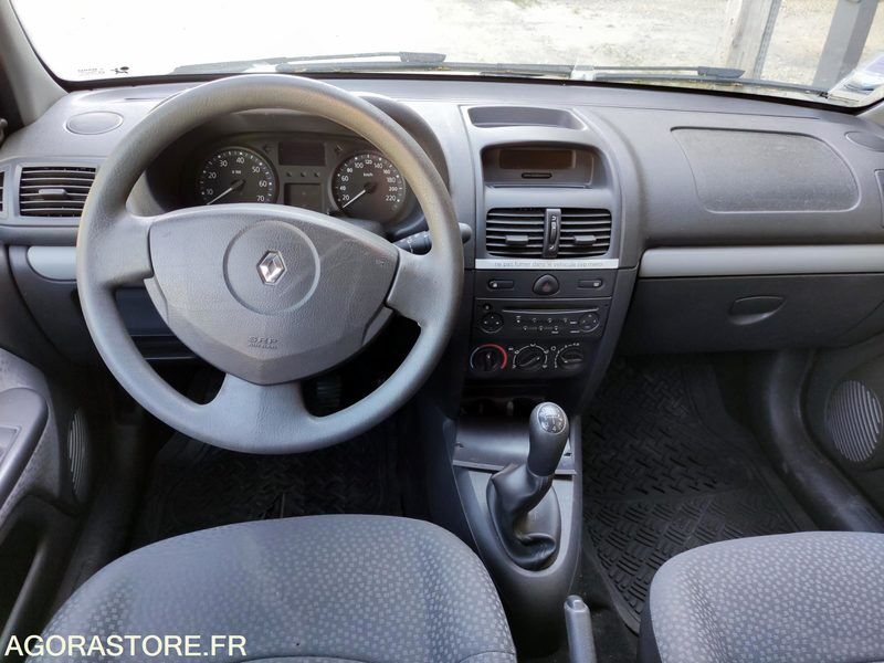 RENAULT CLIO AH630DN - Henkilöauto: kuva RENAULT CLIO AH630DN - Henkilöauto RENAULT CLIO AH630DN - Henkilöauto: kuva RENAULT CLIO AH630DN - Henkilöauto