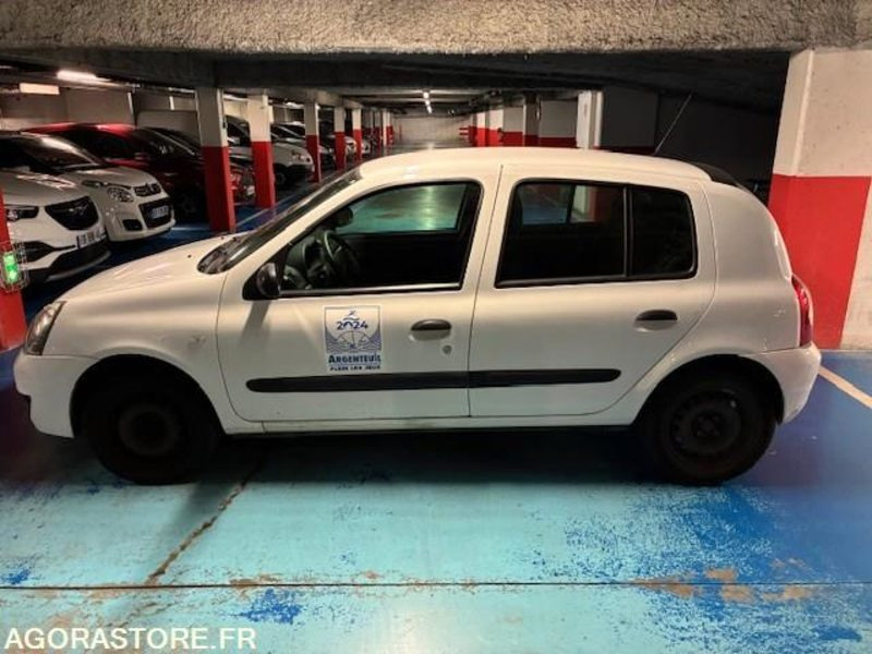 RENAULT CLIO ESSENCE de 2008 avec 153100 KMS PARFAIT ETAT ET ROULANTE - Henkilöauto: kuva RENAULT CLIO ESSENCE de 2008 avec 153100 KMS PARFAIT ETAT ET ROULANTE - Henkilöauto RENAULT CLIO ESSENCE de 2008 avec 153100 KMS PARFAIT ETAT ET ROULANTE - Henkilöauto: kuva RENAULT CLIO ESSENCE de 2008 avec 153100 KMS PARFAIT ETAT ET ROULANTE - Henkilöauto