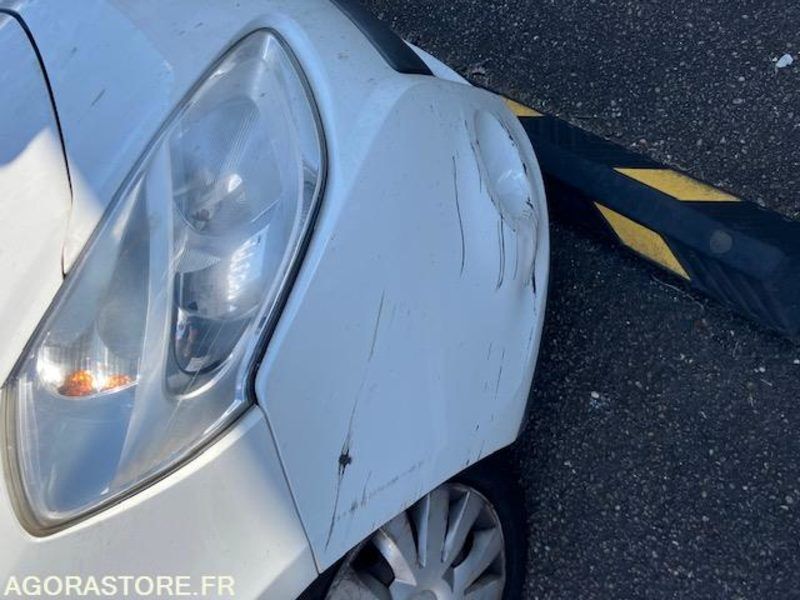 RENAULT CLIO - Henkilöauto: kuva RENAULT CLIO - Henkilöauto RENAULT CLIO - Henkilöauto: kuva RENAULT CLIO - Henkilöauto