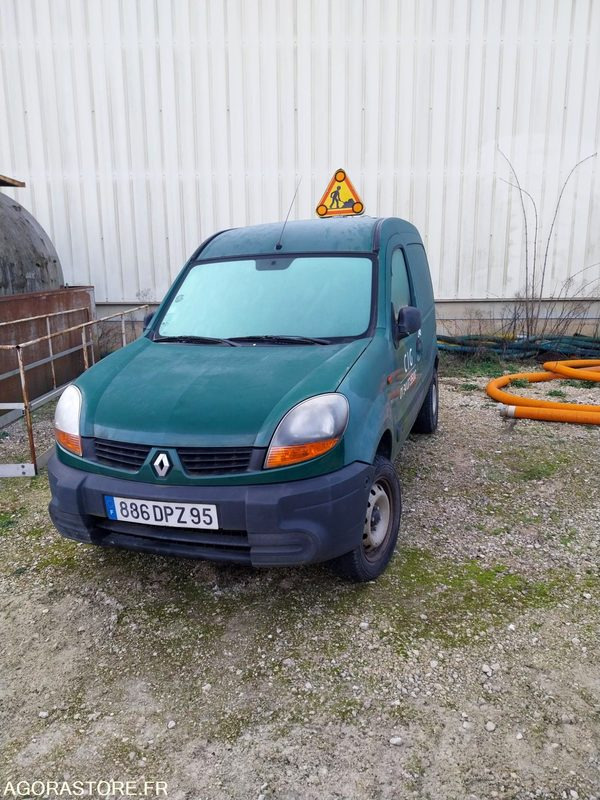 RENAULT Kangoo 4X4 2004 (160 000Km) NON ROULANT Moteur HS PRO UNIQUEMENT - Pieni pakettiauto: kuva RENAULT Kangoo 4X4 2004 (160 000Km) NON ROULANT Moteur HS PRO UNIQUEMENT - Pieni pakettiauto RENAULT Kangoo 4X4 2004 (160 000Km) NON ROULANT Moteur HS PRO UNIQUEMENT - Pieni pakettiauto: kuva RENAULT Kangoo 4X4 2004 (160 000Km) NON ROULANT Moteur HS PRO UNIQUEMENT - Pieni pakettiauto