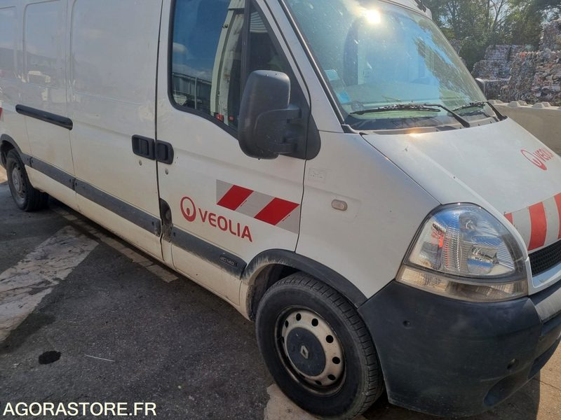 RENAULT MASTER FOURGON de 2005 - 253000 km (R3B246) - Pakettiauto: kuva  RENAULT MASTER FOURGON de 2005 - 253000 km (R3B246) - Pakettiauto RENAULT MASTER FOURGON de 2005 - 253000 km (R3B246) - Pakettiauto: kuva  RENAULT MASTER FOURGON de 2005 - 253000 km (R3B246) - Pakettiauto
