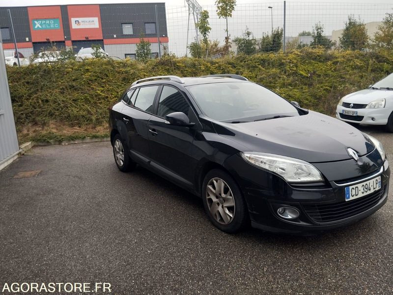 RENAULT MÉGANE 3 TOMTOM 1.5 DCI 110 - ANNÉE 2012 - 221000 KMS - Farmari: kuva RENAULT MÉGANE 3 TOMTOM 1.5 DCI 110 - ANNÉE 2012 - 221000 KMS - Farmari RENAULT MÉGANE 3 TOMTOM 1.5 DCI 110 - ANNÉE 2012 - 221000 KMS - Farmari: kuva RENAULT MÉGANE 3 TOMTOM 1.5 DCI 110 - ANNÉE 2012 - 221000 KMS - Farmari