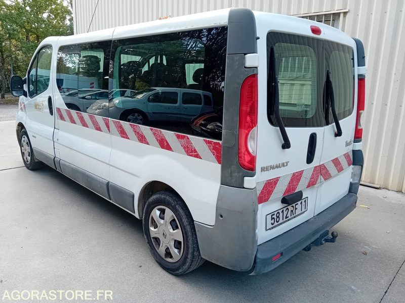 RENAULT TRAFIC DCI 115 L2H2 VP 9 places - Minibussi, Pikkubussi: kuva  RENAULT TRAFIC DCI 115 L2H2 VP 9 places - Minibussi, Pikkubussi RENAULT TRAFIC DCI 115 L2H2 VP 9 places - Minibussi, Pikkubussi: kuva  RENAULT TRAFIC DCI 115 L2H2 VP 9 places - Minibussi, Pikkubussi