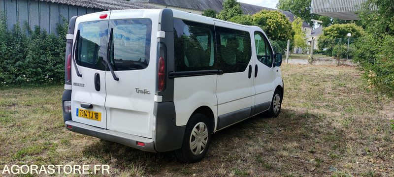 RENAULT TRAFIC II - Minibussi, Pikkubussi: kuva RENAULT TRAFIC II - Minibussi, Pikkubussi RENAULT TRAFIC II - Minibussi, Pikkubussi: kuva RENAULT TRAFIC II - Minibussi, Pikkubussi
