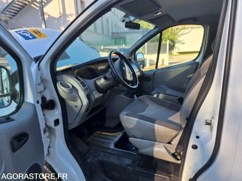 RENAULT TRAFIC - Minibussi, Pikkubussi: kuva RENAULT TRAFIC - Minibussi, Pikkubussi RENAULT TRAFIC - Minibussi, Pikkubussi: kuva RENAULT TRAFIC - Minibussi, Pikkubussi