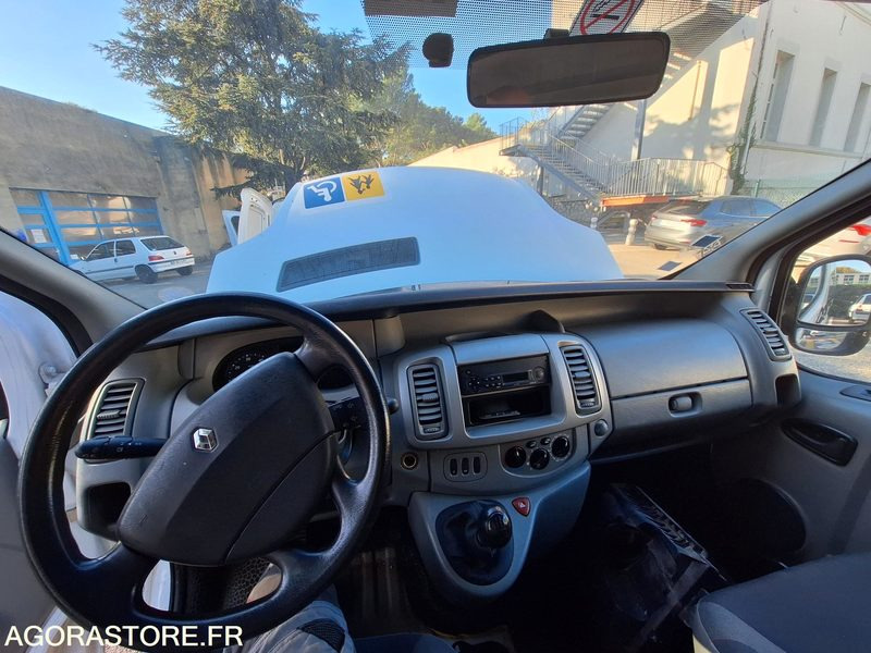 RENAULT TRAFIC - Minibussi, Pikkubussi: kuva RENAULT TRAFIC - Minibussi, Pikkubussi RENAULT TRAFIC - Minibussi, Pikkubussi: kuva RENAULT TRAFIC - Minibussi, Pikkubussi