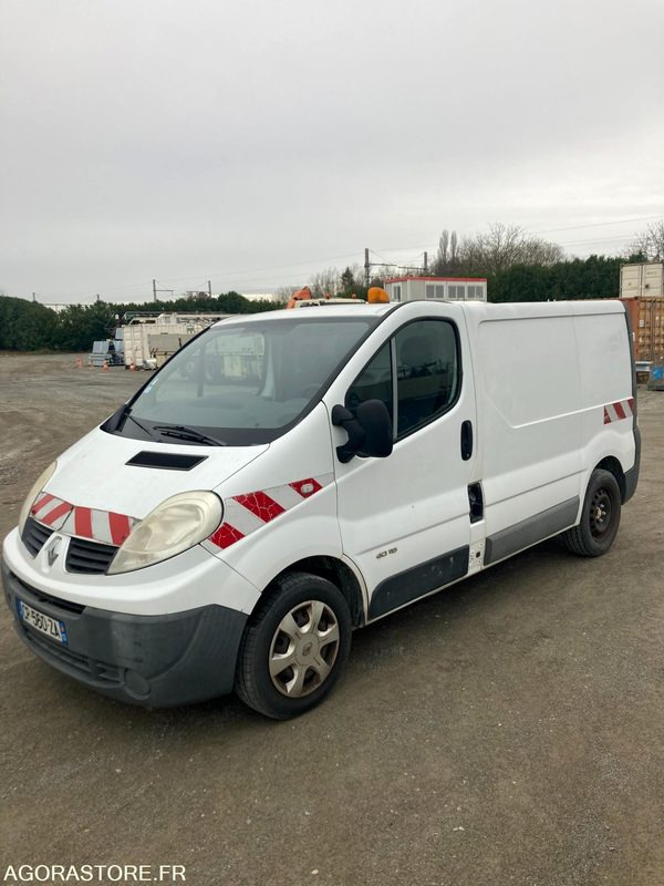 RENAULT TRAFIC diesel - Année 2013 - 376.300km - Pakettiauto: kuva RENAULT TRAFIC diesel - Année 2013 - 376.300km - Pakettiauto RENAULT TRAFIC diesel - Année 2013 - 376.300km - Pakettiauto: kuva RENAULT TRAFIC diesel - Année 2013 - 376.300km - Pakettiauto