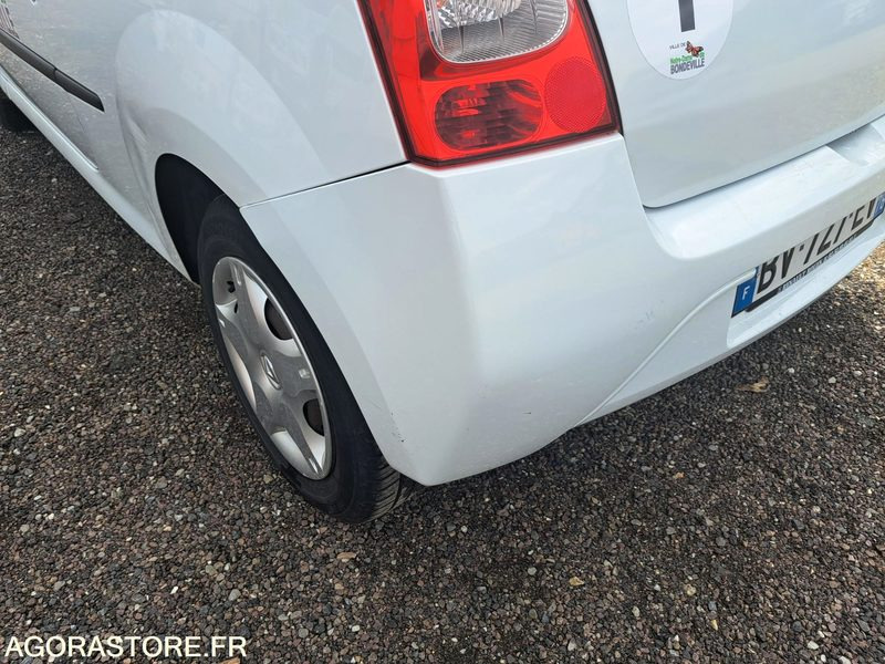 RENAULT TWINGO 92000KM 20/09/2011 - Henkilöauto: kuva RENAULT TWINGO 92000KM 20/09/2011 - Henkilöauto RENAULT TWINGO 92000KM 20/09/2011 - Henkilöauto: kuva RENAULT TWINGO 92000KM 20/09/2011 - Henkilöauto