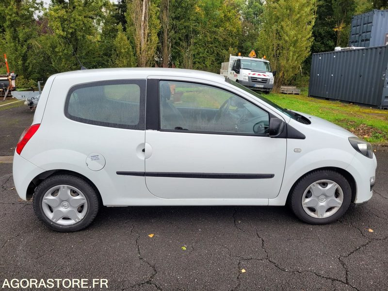 RENAULT TWINGO - DB-290-VQ - VIN VF1CNJ10550142907 - Henkilöauto: kuva RENAULT TWINGO - DB-290-VQ - VIN VF1CNJ10550142907 - Henkilöauto RENAULT TWINGO - DB-290-VQ - VIN VF1CNJ10550142907 - Henkilöauto: kuva RENAULT TWINGO - DB-290-VQ - VIN VF1CNJ10550142907 - Henkilöauto