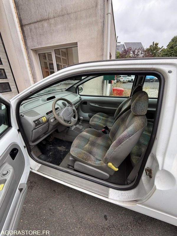 RENAULT TWINGO GPL / ESSENCE - Henkilöauto: kuva RENAULT TWINGO GPL / ESSENCE - Henkilöauto RENAULT TWINGO GPL / ESSENCE - Henkilöauto: kuva RENAULT TWINGO GPL / ESSENCE - Henkilöauto