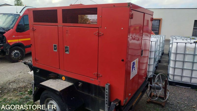 Remorque compresseur Bauer - Ilmakompressori: kuva Remorque compresseur Bauer - Ilmakompressori Remorque compresseur Bauer - Ilmakompressori: kuva Remorque compresseur Bauer - Ilmakompressori