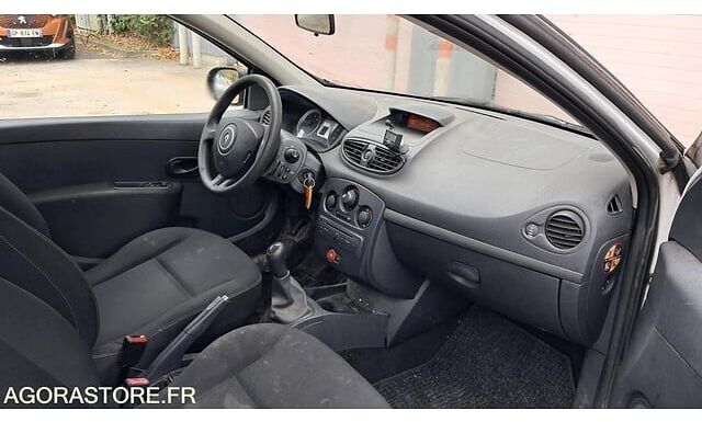 Renault CLIO - Viistoperä: kuva Renault CLIO - Viistoperä Renault CLIO - Viistoperä: kuva Renault CLIO - Viistoperä