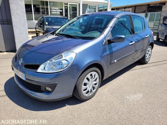 Renault CLIO - Viistoperä: kuva Renault CLIO - Viistoperä Renault CLIO - Viistoperä: kuva Renault CLIO - Viistoperä