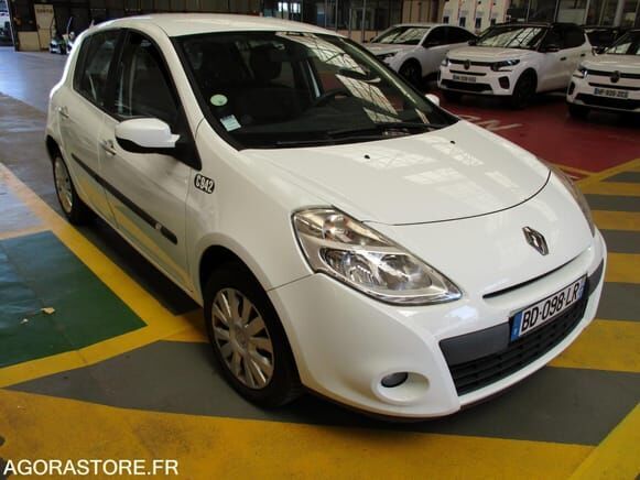 Renault CLIO - Viistoperä: kuva Renault CLIO - Viistoperä Renault CLIO - Viistoperä: kuva Renault CLIO - Viistoperä