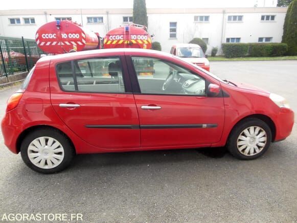 Renault CLIO - Viistoperä: kuva Renault CLIO - Viistoperä Renault CLIO - Viistoperä: kuva Renault CLIO - Viistoperä