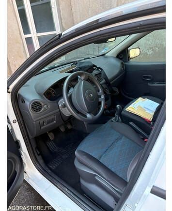Renault CLIO - Viistoperä: kuva Renault CLIO - Viistoperä Renault CLIO - Viistoperä: kuva Renault CLIO - Viistoperä
