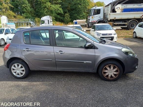 Renault CLIO - Viistoperä: kuva Renault CLIO - Viistoperä Renault CLIO - Viistoperä: kuva Renault CLIO - Viistoperä