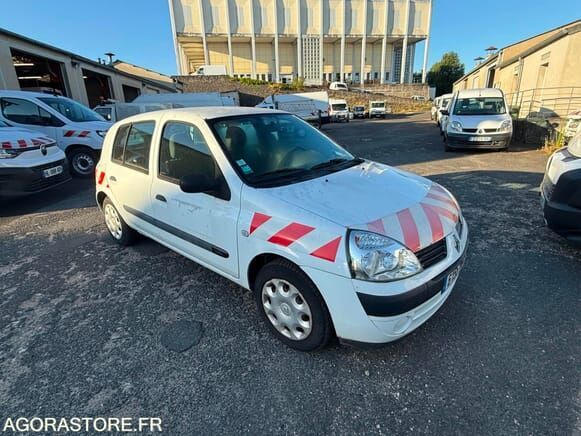 Renault CLIO - Viistoperä: kuva Renault CLIO - Viistoperä Renault CLIO - Viistoperä: kuva Renault CLIO - Viistoperä
