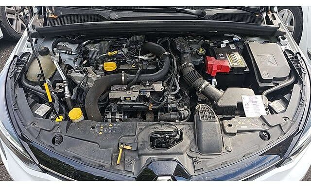 Viistoperä Renault CLIO: kuva Viistoperä Renault CLIO Viistoperä Renault CLIO: kuva Viistoperä Renault CLIO