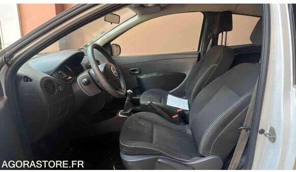 Renault CLIO - Viistoperä: kuva Renault CLIO - Viistoperä Renault CLIO - Viistoperä: kuva Renault CLIO - Viistoperä