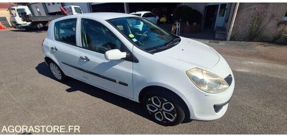 Renault CLIO - Viistoperä: kuva Renault CLIO - Viistoperä Renault CLIO - Viistoperä: kuva Renault CLIO - Viistoperä