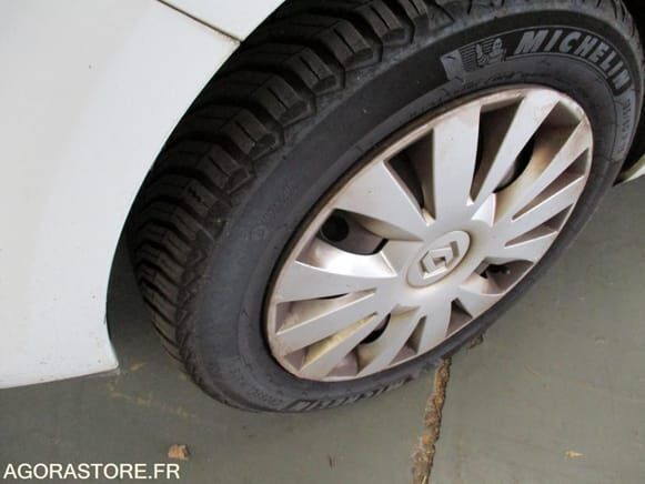 Renault CLIO - Viistoperä: kuva Renault CLIO - Viistoperä Renault CLIO - Viistoperä: kuva Renault CLIO - Viistoperä