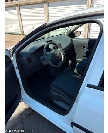 Renault CLIO - Viistoperä: kuva Renault CLIO - Viistoperä Renault CLIO - Viistoperä: kuva Renault CLIO - Viistoperä