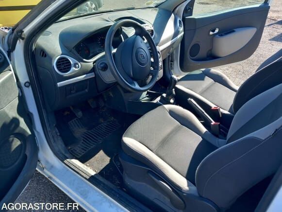 Renault CLIO - Viistoperä: kuva Renault CLIO - Viistoperä Renault CLIO - Viistoperä: kuva Renault CLIO - Viistoperä