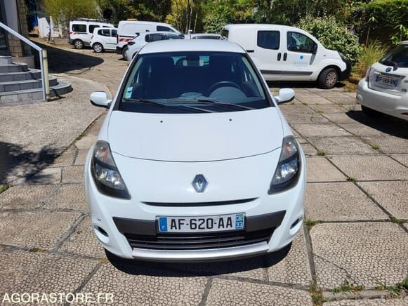 Renault CLIO - Viistoperä: kuva Renault CLIO - Viistoperä Renault CLIO - Viistoperä: kuva Renault CLIO - Viistoperä