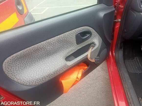 Renault CLIO - Viistoperä: kuva Renault CLIO - Viistoperä Renault CLIO - Viistoperä: kuva Renault CLIO - Viistoperä