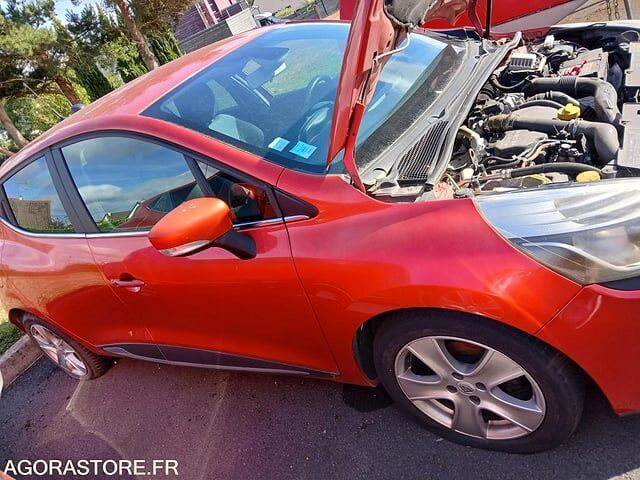 Renault CLIO4 - Viistoperä: kuva Renault CLIO4 - Viistoperä Renault CLIO4 - Viistoperä: kuva Renault CLIO4 - Viistoperä