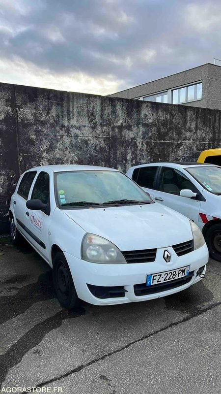 Renault Clio - 2006 - 163200kms - FZ-228-PM - Henkilöauto: kuva Renault Clio - 2006 - 163200kms - FZ-228-PM - Henkilöauto Renault Clio - 2006 - 163200kms - FZ-228-PM - Henkilöauto: kuva Renault Clio - 2006 - 163200kms - FZ-228-PM - Henkilöauto