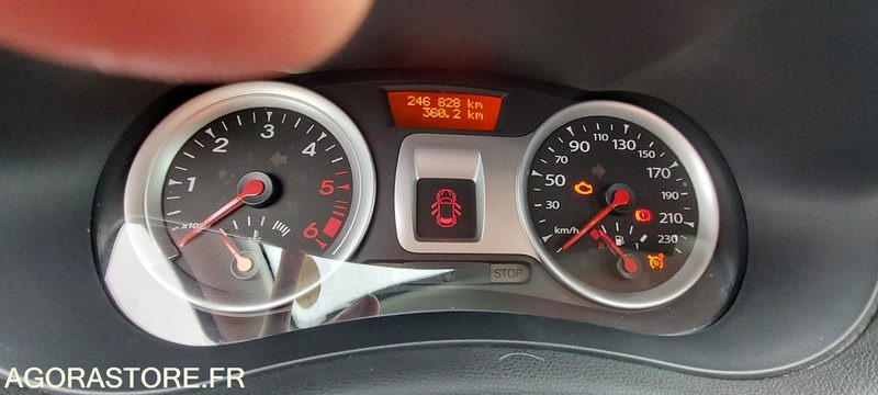 Renault Clio - 2011 - Henkilöauto: kuva Renault Clio - 2011 - Henkilöauto Renault Clio - 2011 - Henkilöauto: kuva Renault Clio - 2011 - Henkilöauto