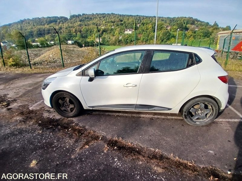 Renault Clio IV – Diesel – 2015-204 746 km - Henkilöauto: kuva Renault Clio IV – Diesel – 2015-204 746 km - Henkilöauto Renault Clio IV – Diesel – 2015-204 746 km - Henkilöauto: kuva Renault Clio IV – Diesel – 2015-204 746 km - Henkilöauto