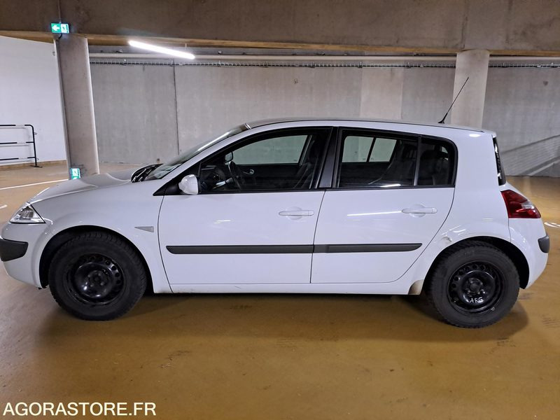 Renault Megane VERS.II 1.5 DCI 85 5P - Henkilöauto: kuva Renault Megane VERS.II 1.5 DCI 85 5P - Henkilöauto Renault Megane VERS.II 1.5 DCI 85 5P - Henkilöauto: kuva Renault Megane VERS.II 1.5 DCI 85 5P - Henkilöauto