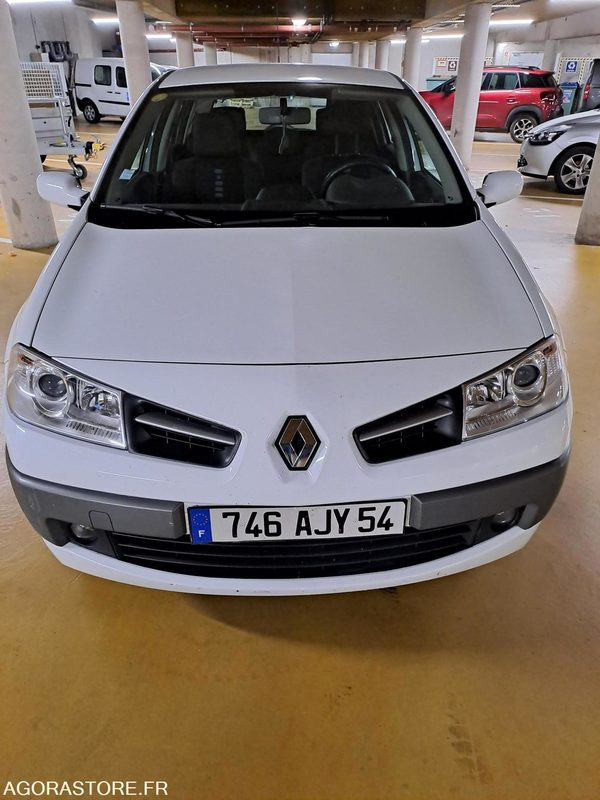 Renault Megane VERS.II 1.5 DCI 85 5P - Henkilöauto: kuva Renault Megane VERS.II 1.5 DCI 85 5P - Henkilöauto Renault Megane VERS.II 1.5 DCI 85 5P - Henkilöauto: kuva Renault Megane VERS.II 1.5 DCI 85 5P - Henkilöauto