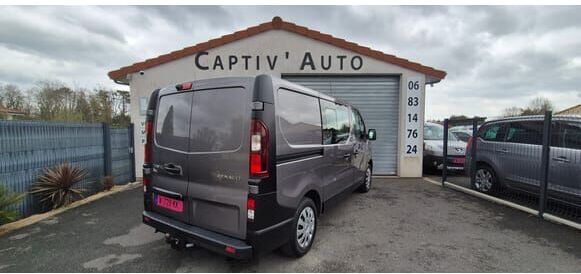 Renault TRAFIC - Jatko-ohjaamo kevyt kuorma-auto: kuva Renault TRAFIC - Jatko-ohjaamo kevyt kuorma-auto Renault TRAFIC - Jatko-ohjaamo kevyt kuorma-auto: kuva Renault TRAFIC - Jatko-ohjaamo kevyt kuorma-auto