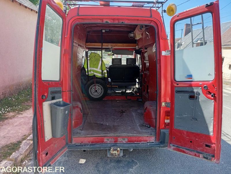 Pakettiauto Renault Trafic: kuva Pakettiauto Renault Trafic Pakettiauto Renault Trafic: kuva Pakettiauto Renault Trafic