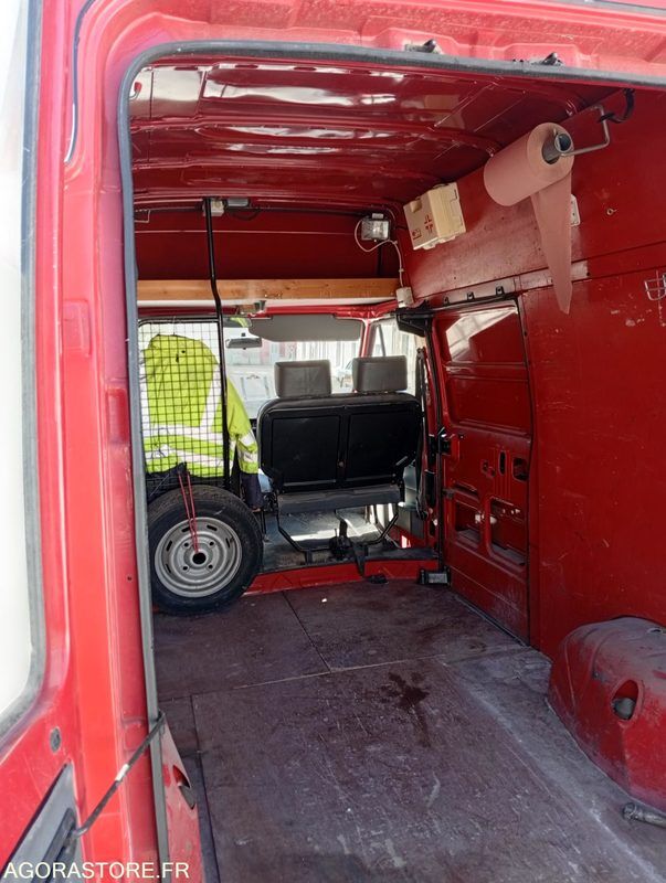 Pakettiauto Renault Trafic: kuva Pakettiauto Renault Trafic Pakettiauto Renault Trafic: kuva Pakettiauto Renault Trafic