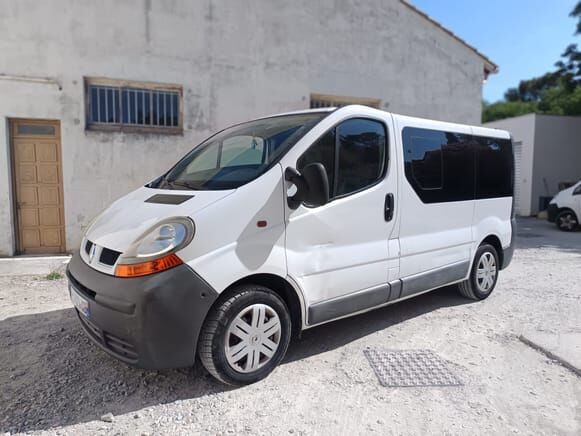 Renault Trafic - Minibussi, Pikkubussi: kuva Renault Trafic - Minibussi, Pikkubussi Renault Trafic - Minibussi, Pikkubussi: kuva Renault Trafic - Minibussi, Pikkubussi