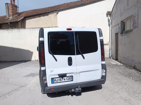 Renault Trafic - Minibussi, Pikkubussi: kuva Renault Trafic - Minibussi, Pikkubussi Renault Trafic - Minibussi, Pikkubussi: kuva Renault Trafic - Minibussi, Pikkubussi