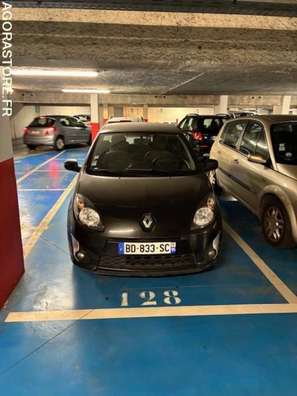 Renault Twingo essence année 2010 avec 122700 km - Henkilöauto: kuva Renault Twingo essence année 2010 avec 122700 km - Henkilöauto Renault Twingo essence année 2010 avec 122700 km - Henkilöauto: kuva Renault Twingo essence année 2010 avec 122700 km - Henkilöauto