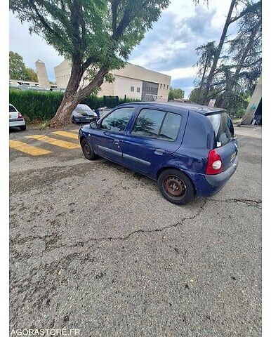 Renault clio2 - Viistoperä: kuva Renault clio2 - Viistoperä Renault clio2 - Viistoperä: kuva Renault clio2 - Viistoperä
