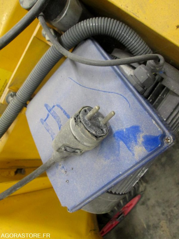 SOUFFLERIE ROULANTE TYPHON 45 - Puutarhalaitteet: kuva SOUFFLERIE ROULANTE TYPHON 45 - Puutarhalaitteet SOUFFLERIE ROULANTE TYPHON 45 - Puutarhalaitteet: kuva SOUFFLERIE ROULANTE TYPHON 45 - Puutarhalaitteet