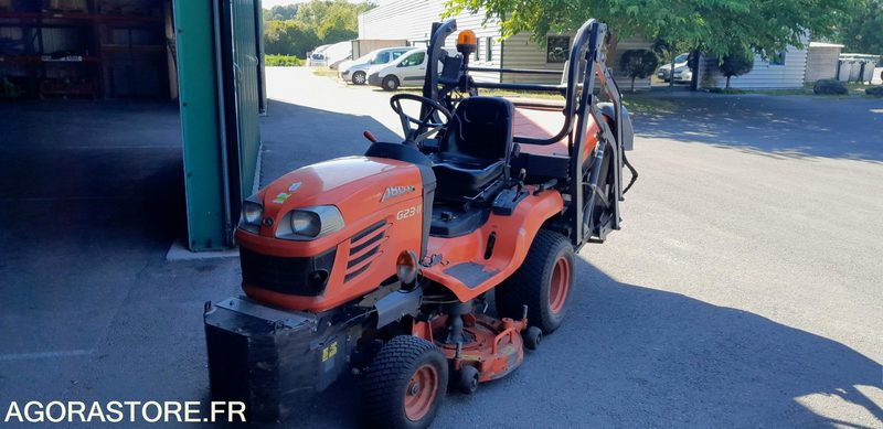 TONDEUSE AUTOPORTEE KUBOTA G23 - Ruohonleikkuri: kuva TONDEUSE AUTOPORTEE KUBOTA G23 - Ruohonleikkuri TONDEUSE AUTOPORTEE KUBOTA G23 - Ruohonleikkuri: kuva TONDEUSE AUTOPORTEE KUBOTA G23 - Ruohonleikkuri