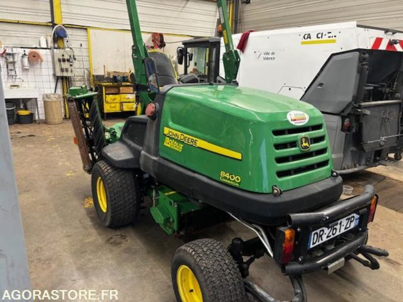 TONDEUSE HELICOIDALE JOHN DEERE 8400-ROULANTE-1521 HEURES. - Ruohonleikkuri: kuva TONDEUSE HELICOIDALE JOHN DEERE 8400-ROULANTE-1521 HEURES. - Ruohonleikkuri TONDEUSE HELICOIDALE JOHN DEERE 8400-ROULANTE-1521 HEURES. - Ruohonleikkuri: kuva TONDEUSE HELICOIDALE JOHN DEERE 8400-ROULANTE-1521 HEURES. - Ruohonleikkuri