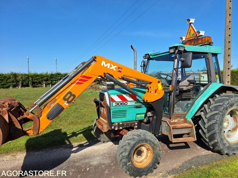 TRACTEUR CHARGEUR MASSEY FERGUSON - 1998 - 13654Heures - Traktori: kuva TRACTEUR CHARGEUR MASSEY FERGUSON - 1998 - 13654Heures - Traktori TRACTEUR CHARGEUR MASSEY FERGUSON - 1998 - 13654Heures - Traktori: kuva TRACTEUR CHARGEUR MASSEY FERGUSON - 1998 - 13654Heures - Traktori