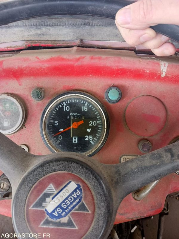 TRACTEUR MASSEY FERGUSSON TYPE 158 - Traktori: kuva TRACTEUR MASSEY FERGUSSON TYPE 158 - Traktori TRACTEUR MASSEY FERGUSSON TYPE 158 - Traktori: kuva TRACTEUR MASSEY FERGUSSON TYPE 158 - Traktori
