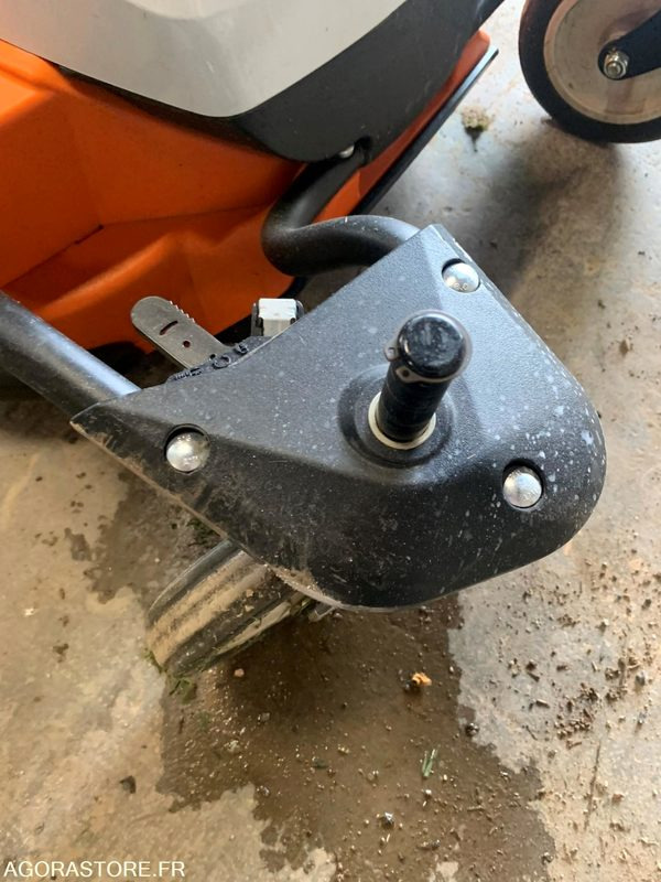 Tondeuse STIHL - Ruohonleikkuri: kuva  Tondeuse STIHL - Ruohonleikkuri Tondeuse STIHL - Ruohonleikkuri: kuva  Tondeuse STIHL - Ruohonleikkuri