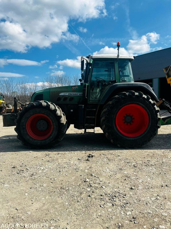 Tracteur Fendt Favorit 926 Vario - 9437 heures - 2003 - Traktori: kuva Tracteur Fendt Favorit 926 Vario - 9437 heures - 2003 - Traktori Tracteur Fendt Favorit 926 Vario - 9437 heures - 2003 - Traktori: kuva Tracteur Fendt Favorit 926 Vario - 9437 heures - 2003 - Traktori
